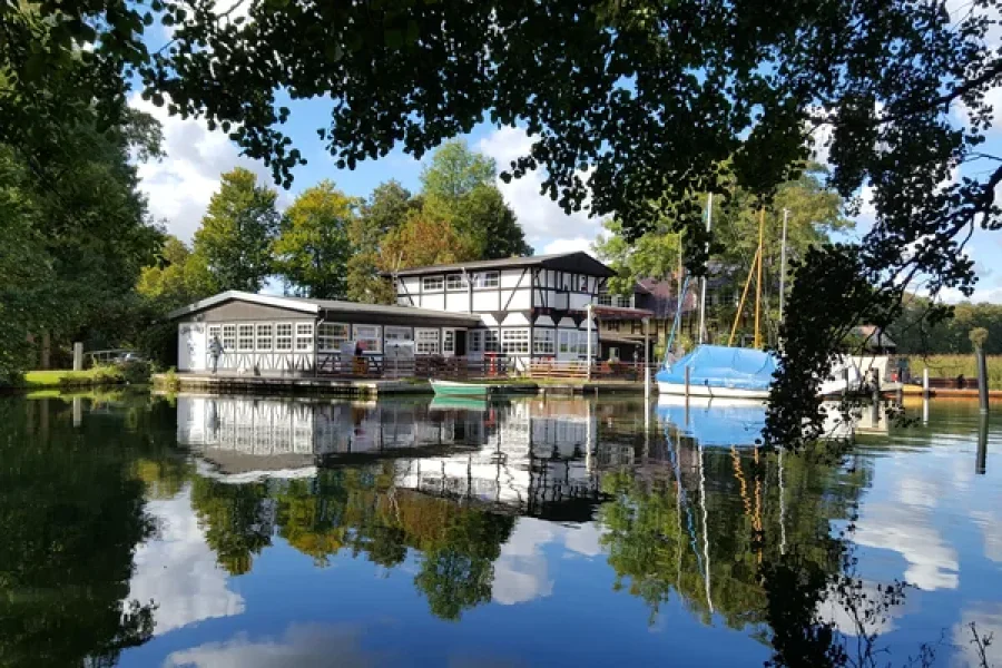 Reflective Walk around Klempowsee – Loop from Wusterhausen (Dosse)