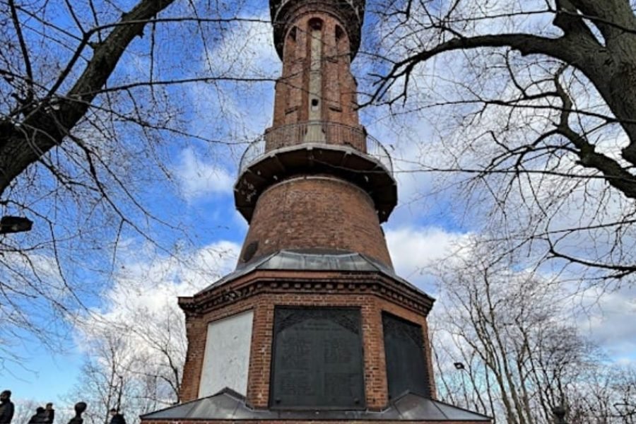 Four Towers: Top-Voted Hike along Rolling Hills & Historic Towers