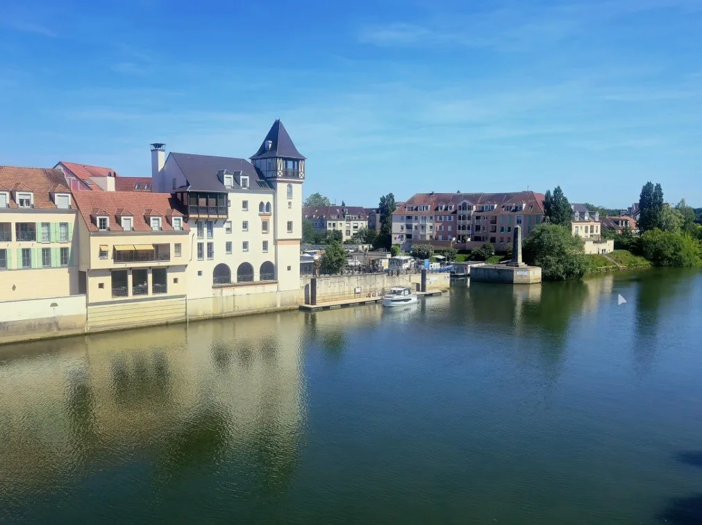Cergy Summer Escape: Waterfronts, Beaches & Hidden Riviera Near Paris