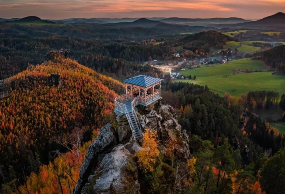 Bohemian Switzerland Autumn Escape: Jetřichovice Views, Forest Trails & Czech Wilderness